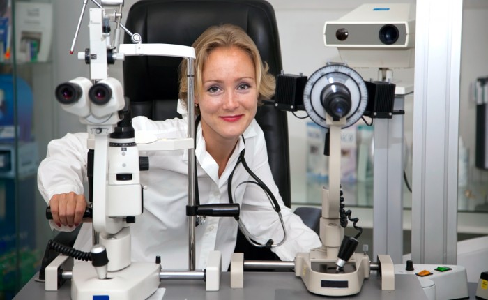 Биомикроскопия глазного дна на Арбате м Смоленская в клинике Столица